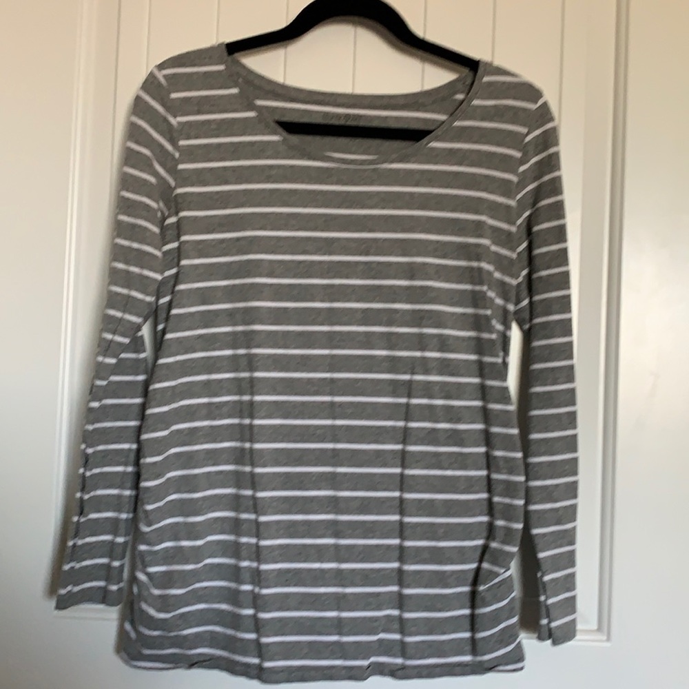Long sleeved maternity shirt
